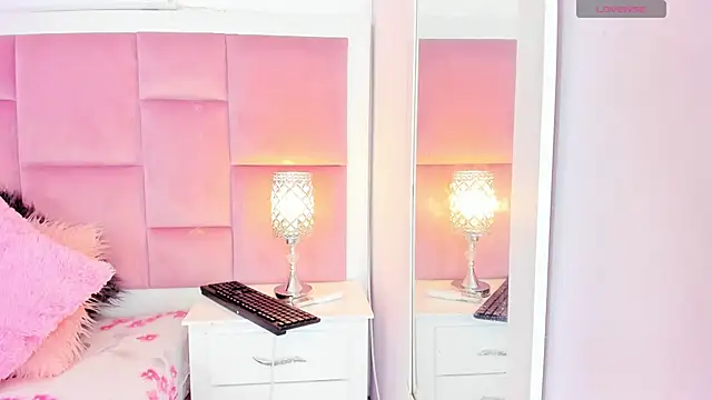 DaphneLloyd online show from 12-10-24, 07:11