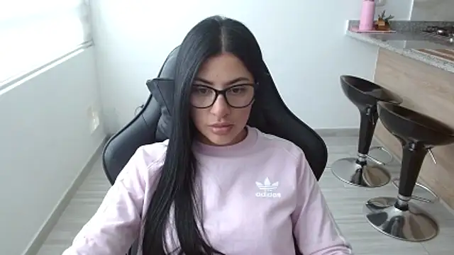 Charlotte cute18 online show from 03-12-26, 07:53