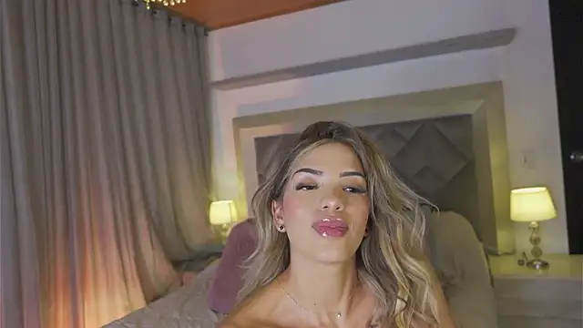 Ameliadickens online show from 03-12-26, 11:44