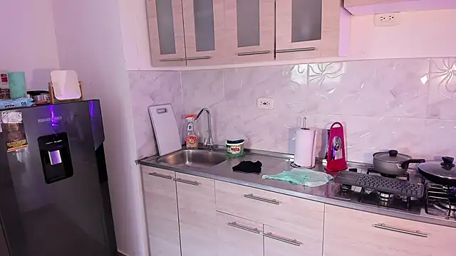 rose scottt online show from 03-22-26, 05:38