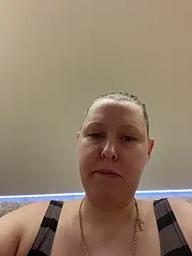 Snapshot of ISSexy chatting on 03-17-26, 02:27 ISSexy online show from 03-17-26, 02:27