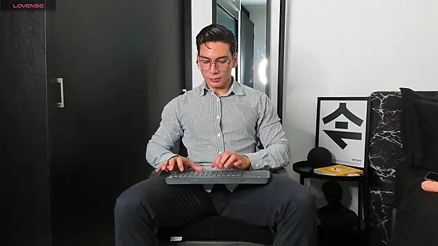 Snapshot of jhoansex_1 chatting on 02-21-26, 11:50 jhoansex 1 online show from 02-21-26, 11:50