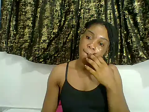 Snapshot of PrettyPrincess14 chatting on 03-18-26, 05:49 PrettyPrincess14 online show from 03-18-26, 05:49