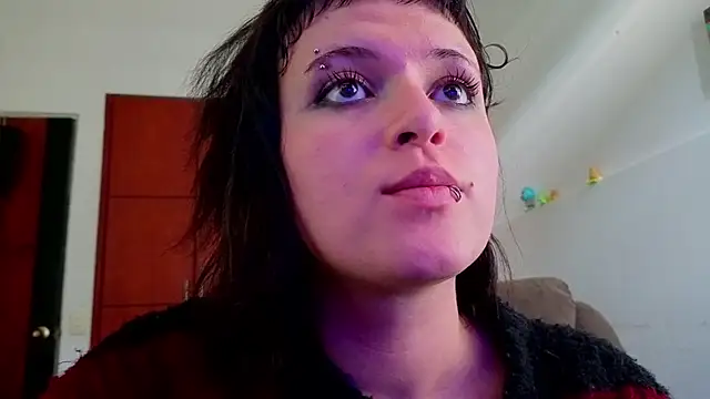 NEXT DOOR GIRL  online show from 04-06-26, 09:49