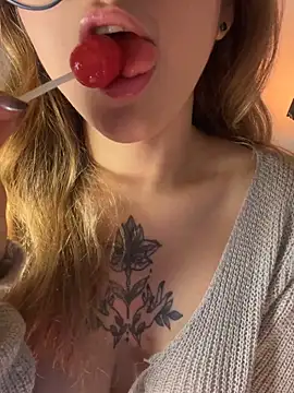 Snapshot of SweetJennaa chatting on 02-12-26, 12:16 SweetJennaa online show from 02-12-26, 12:16