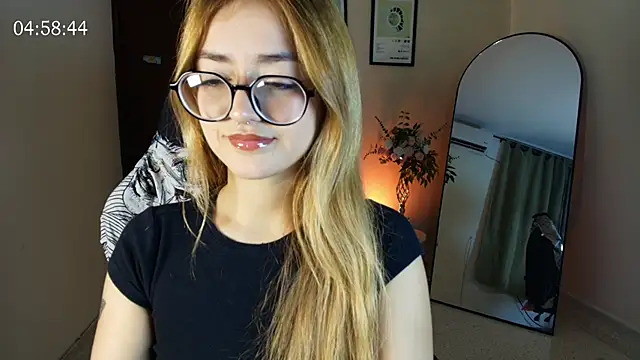 SweetJennaa online show from 06-18-26, 01:50