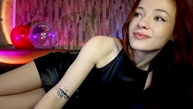 Snapshot of MiaRouge chatting on 02-18-26, 05:14 MiaRouge online show from 02-18-26, 05:14