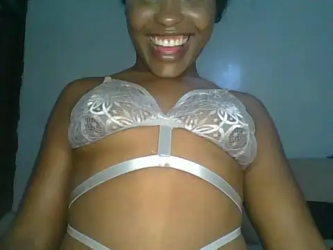 Snapshot of Candykitten chatting on 03-12-26, 05:19 Candykitten online show from 03-12-26, 05:19