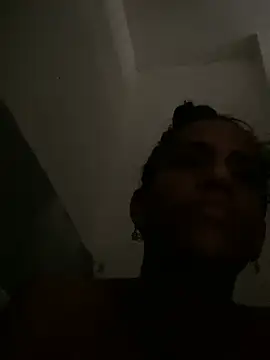 Snapshot of AlexaWarner chatting on 05-20-26, 03:40 AlexaWarner online show from 05-20-26, 03:40