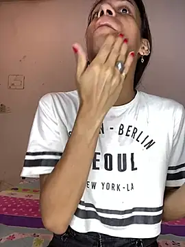 AlexaWarner online show from 06-24-26, 07:35