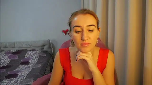 Sophiloren online show from 02-16-26, 09:38