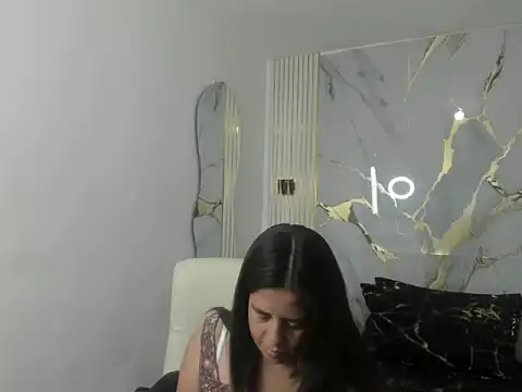kathina giraldo online show from 04-13-26, 12:32