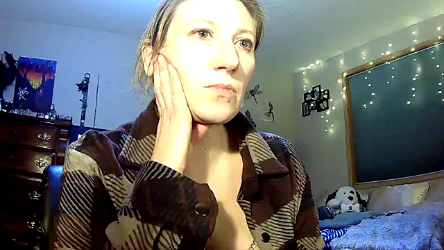 Snapshot of lilyhornyhousewife chatting on 01-26-25, 12:33 lilyhornyhousewife online show from 01-26-25, 12:33