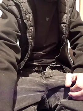 Snapshot of manuelsixnine01 chatting on 01-11-26, 06:40 manuelsixnine01 online show from 01-11-26, 06:40