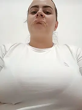 Im Amelia online show from 03-08-26, 08:23