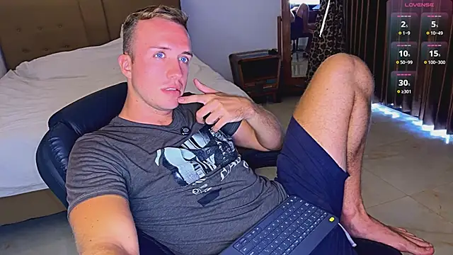 Snapshot of tommy_cumfinger chatting on 07-03-26, 04:08 tommy cumfinger online show from 07-03-26, 04:08