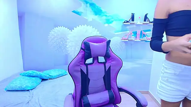 Snapshot of DEMI_LEED chatting on 01-14-26, 12:00 DEMI LEED online show from 01-14-26, 12:00