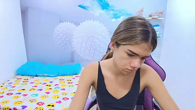 Snapshot of DEMI_LEED chatting on 02-16-26, 12:12 DEMI LEED online show from 02-16-26, 12:12