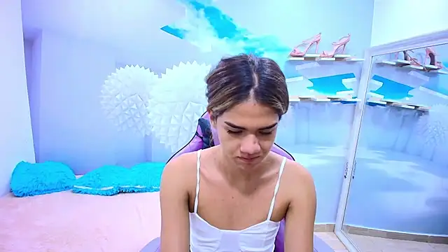 Snapshot of DEMI_LEED chatting on 02-19-26, 12:01 DEMI LEED online show from 02-19-26, 12:01