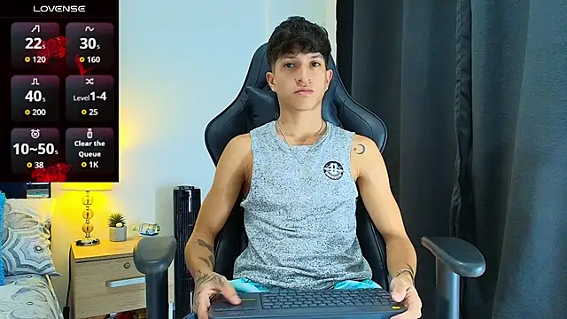 Snapshot of _CamiloBass chatting on 06-19-26, 12:37 CamiloBass online show from 06-19-26, 12:37