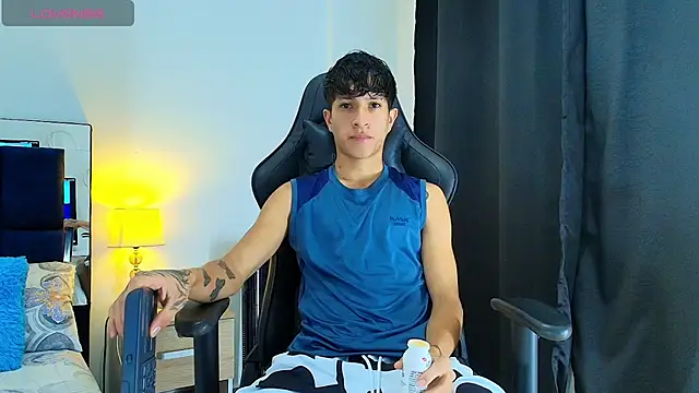 Snapshot of _CamiloBass chatting on 07-12-26, 12:34 CamiloBass online show from 07-12-26, 12:34