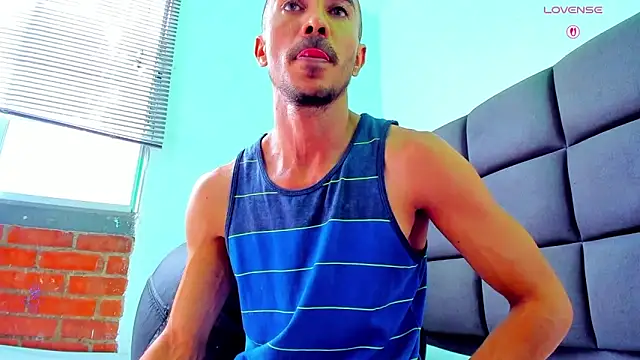 Snapshot of steven_hott8 chatting on 03-29-26, 04:29 steven hott8 online show from 03-29-26, 04:29