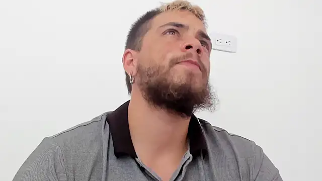 Snapshot of Beard_xox chatting on 07-15-26, 08:25 Beard xox online show from 07-15-26, 08:25