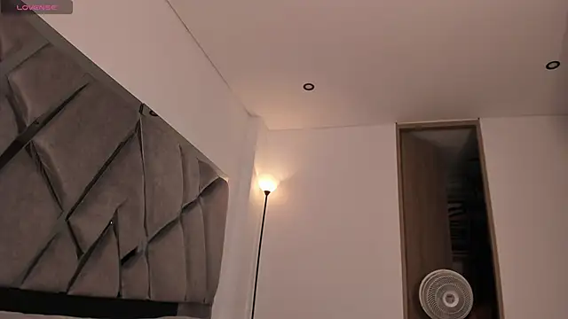 samaay07  online show from 04-12-26, 02:05