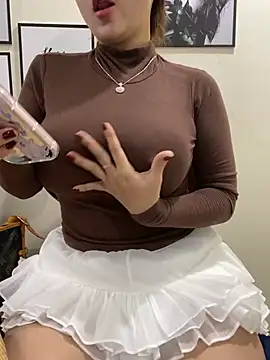 Shirato hana online show from 02-22-25, 02:06