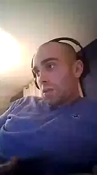 Snapshot of DrbigdickUK chatting on 12-30-24, 10:45 DrbigdickUK online show from 12-30-24, 10:45