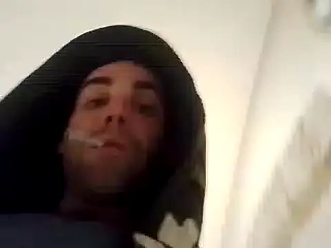 Snapshot of DrbigdickUK chatting on 12-31-24, 11:49 DrbigdickUK online show from 12-31-24, 11:49