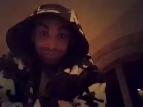 Snapshot of DrbigdickUK chatting on 01-02-25, 10:33 DrbigdickUK online show from 01-02-25, 10:33