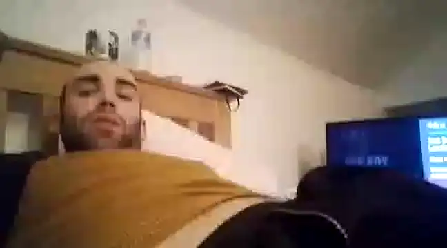 Snapshot of DrbigdickUK chatting on 01-06-25, 12:27 DrbigdickUK online show from 01-06-25, 12:27