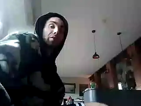 Snapshot of DrbigdickUK chatting on 01-06-25, 11:18 DrbigdickUK online show from 01-06-25, 11:18