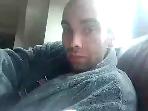 Snapshot of DrbigdickUK chatting on 01-19-25, 10:50 DrbigdickUK online show from 01-19-25, 10:50