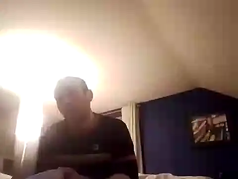 Snapshot of DrbigdickUK chatting on 01-20-25, 10:59 DrbigdickUK online show from 01-20-25, 10:59