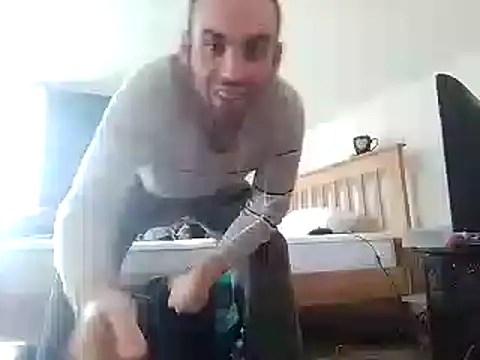 Snapshot of DrbigdickUK chatting on 02-15-25, 12:11 DrbigdickUK online show from 02-15-25, 12:11