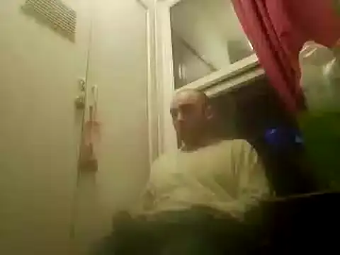 Snapshot of DrbigdickUK chatting on 03-02-25, 07:45 DrbigdickUK online show from 03-02-25, 07:45