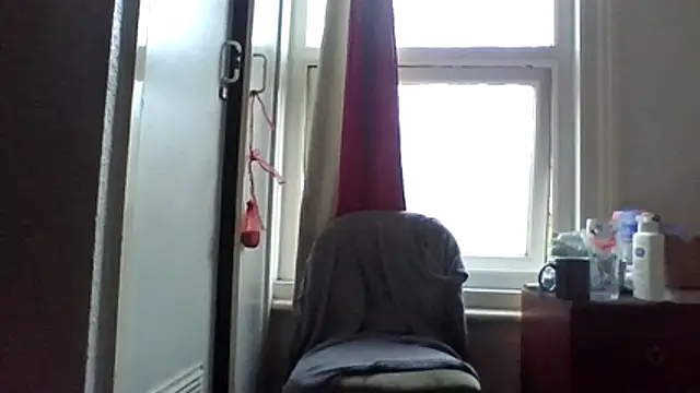 Snapshot of DrbigdickUK chatting on 04-14-26, 06:14 DrbigdickUK online show from 04-14-26, 06:14