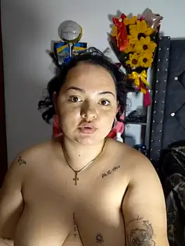 Snapshot of leoytessa_10 chatting on 07-18-26, 04:00 leoytessa 10 online show from 07-18-26, 04:00