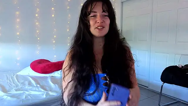 Snapshot of Sapphir3xoxo chatting on 11-21-25, 06:50 Sapphir3xoxo online show from 11-21-25, 06:50