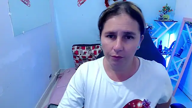 victoria jones online show from 03-05-26, 01:07