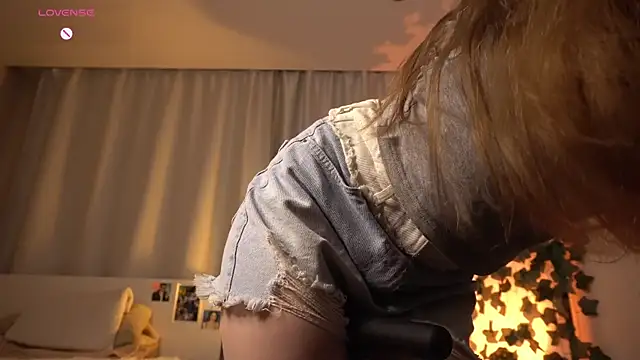 Snapshot of brendacom chatting on 04-13-26, 04:12 brendacom online show from 04-13-26, 04:12