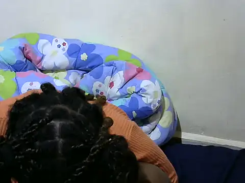 Snapshot of Thicky_kyla chatting on 05-24-26, 12:54 Thicky kyla online show from 05-24-26, 12:54