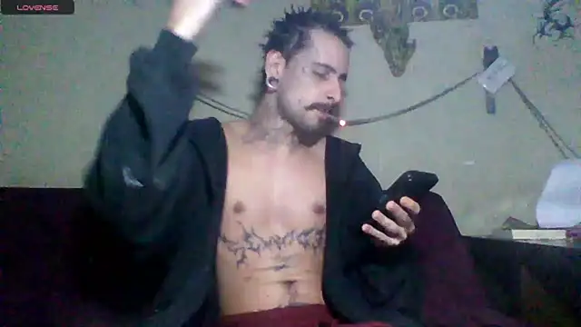 Snapshot of sellvageria chatting on 07-17-26, 10:47 sellvageria online show from 07-17-26, 10:47
