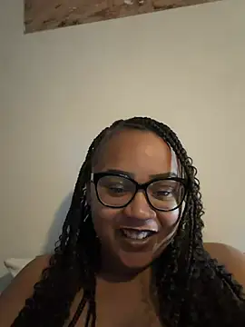 Snapshot of BaddieMelanie chatting on 06-24-26, 04:17 BaddieMelanie online show from 06-24-26, 04:17