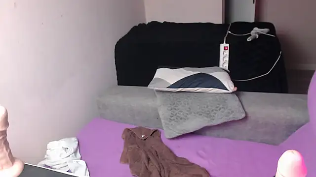 SOFIASWEETSECRETT online show from 05-09-26, 05:01