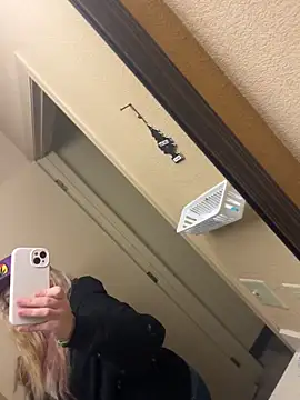 Lalalynn online show from 04-06-26, 01:36