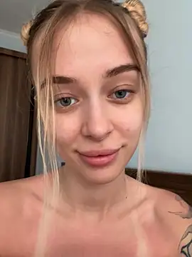 Snapshot of enjoy_my_beauty chatting on 06-11-26, 06:44 enjoy my beauty online show from 06-11-26, 06:44