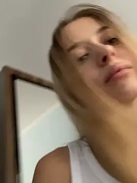 Snapshot of enjoy_my_beauty chatting on 06-25-26, 06:40 enjoy my beauty online show from 06-25-26, 06:40